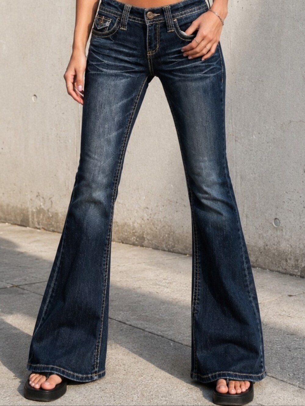 👖 WallFlower Y2K Low Rise Flare Jeans Women's Size 5 Dark Wash Stretch